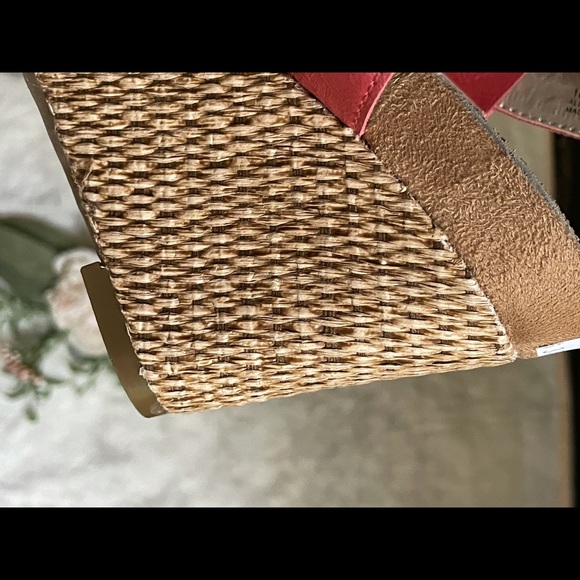 A2 Aerosoles 10 - Picture 6 of 10